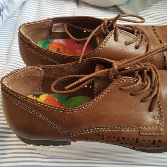 Shoes - Picture 2 of 4